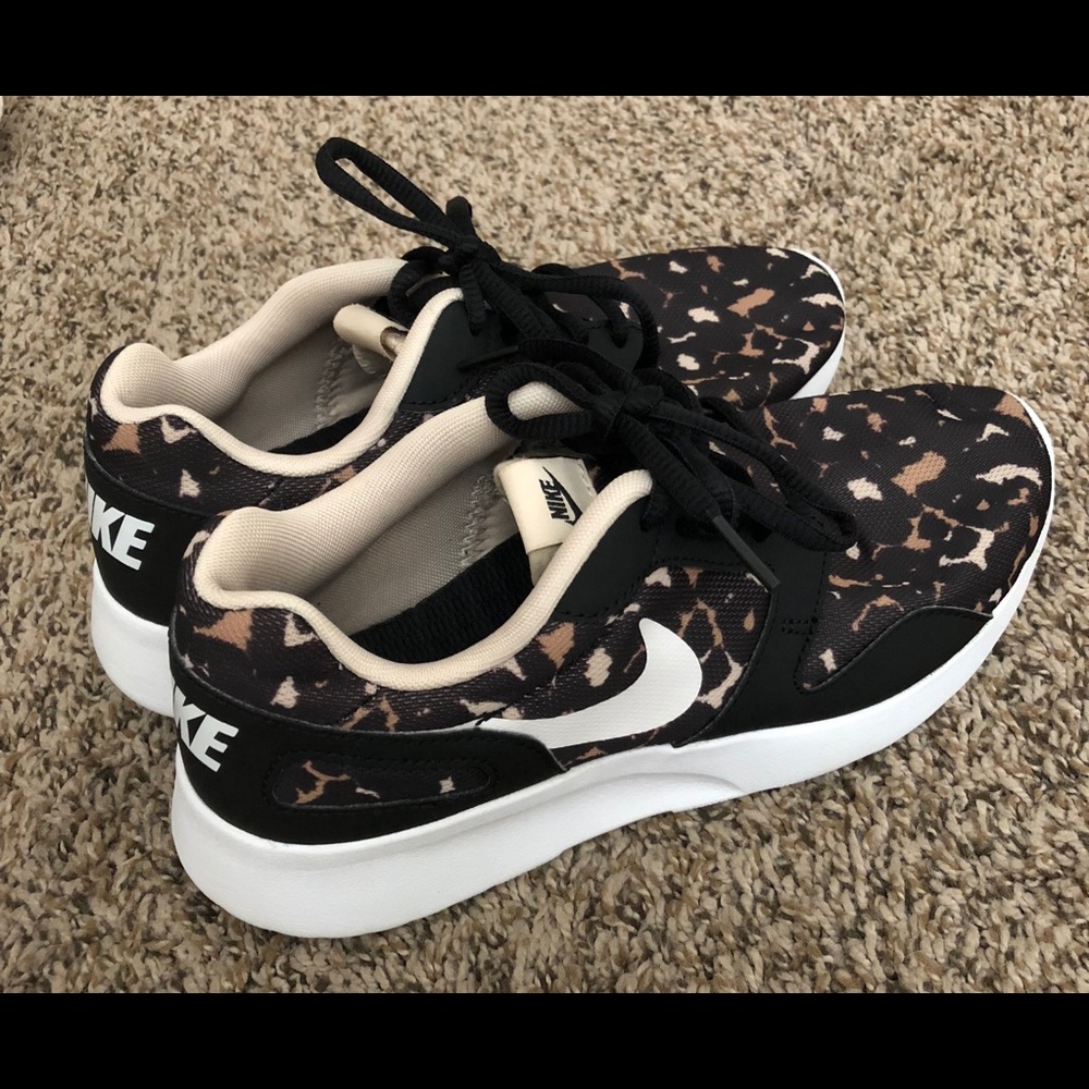Nike Kashi Shoes